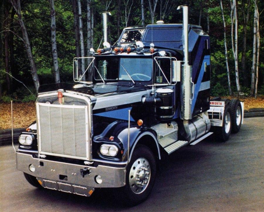  Kenworth W900 1961 года  (фото 1 из 4)